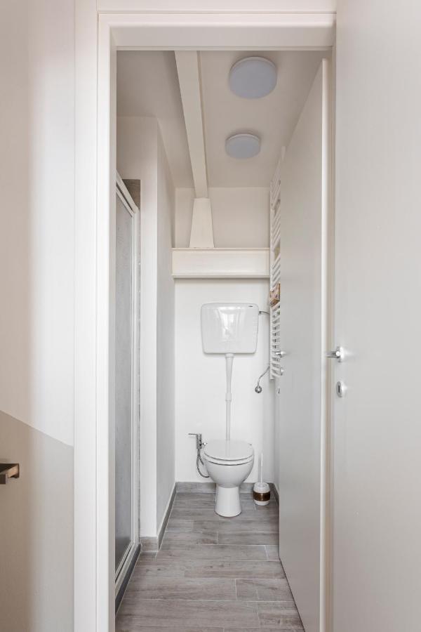 Lofty Loft - Chiese Apartment Milan Bagian luar foto