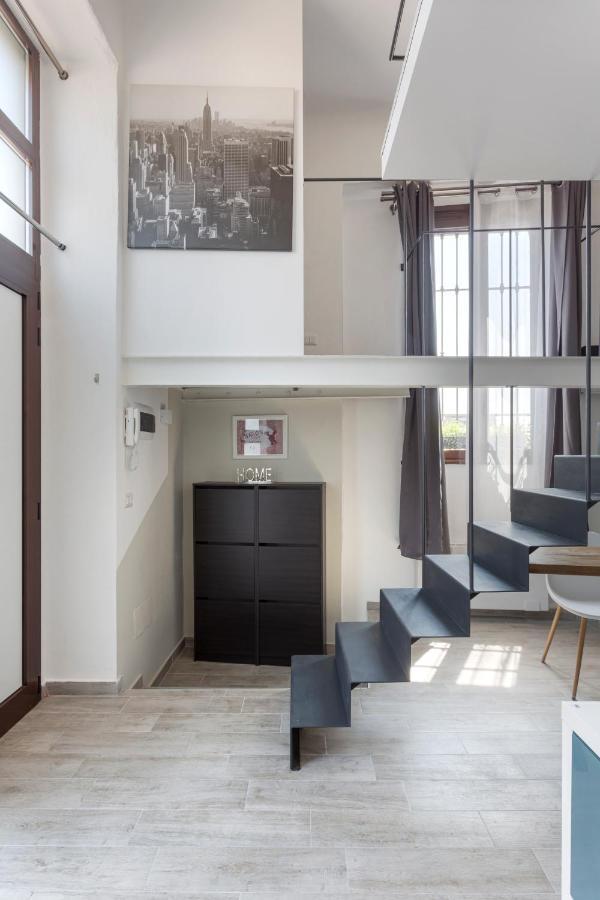 Lofty Loft - Chiese Apartment Milan Bagian luar foto